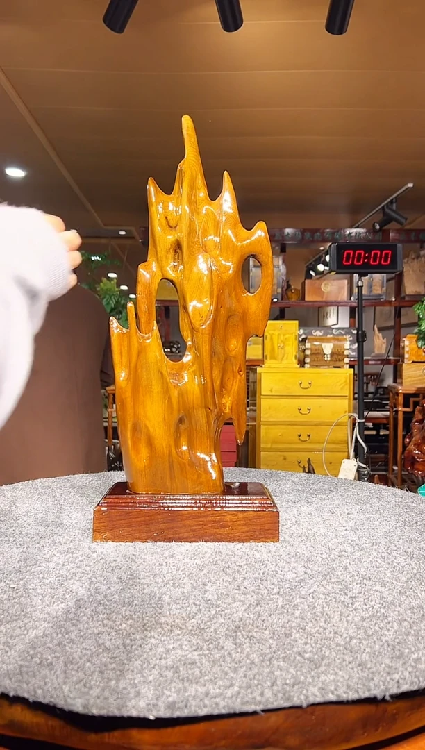 金丝楠霓**衣金丝楠木