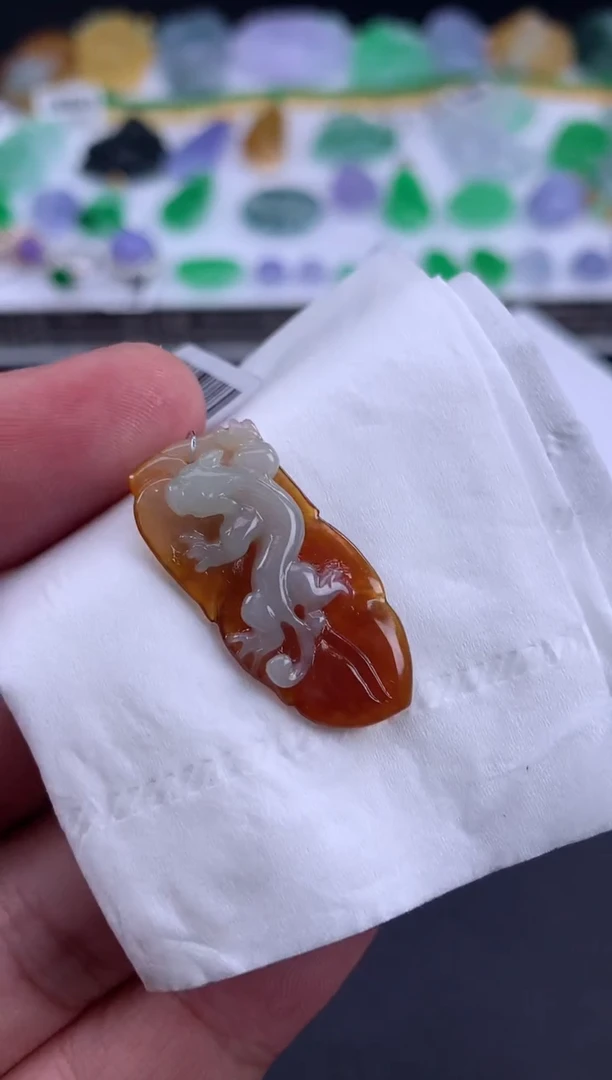 未镶嵌定制翡翠躺**人翡翠