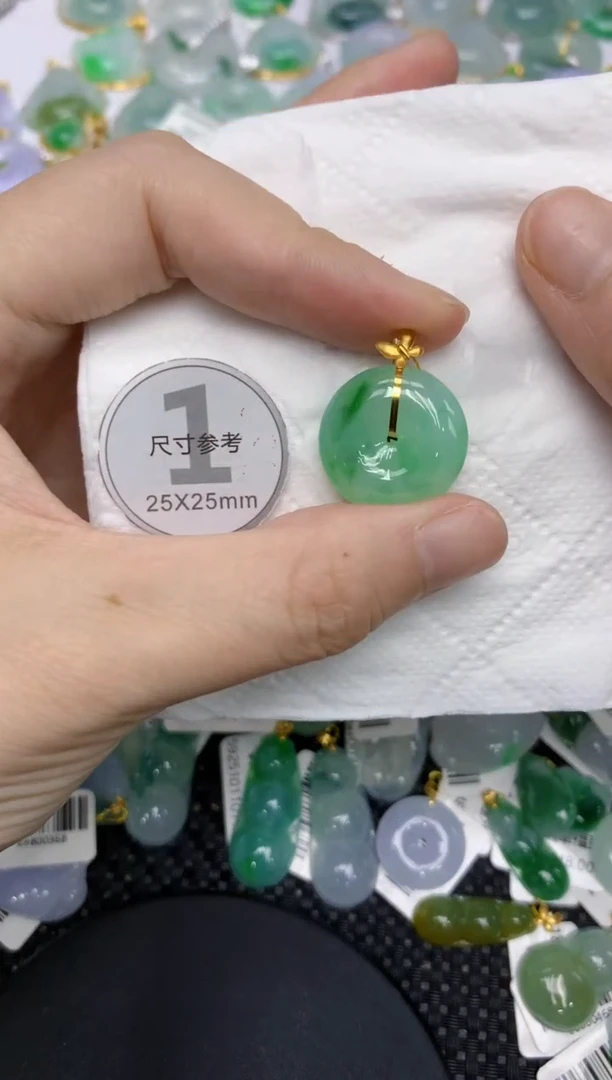 颈饰18K金镶嵌翡翠1111111