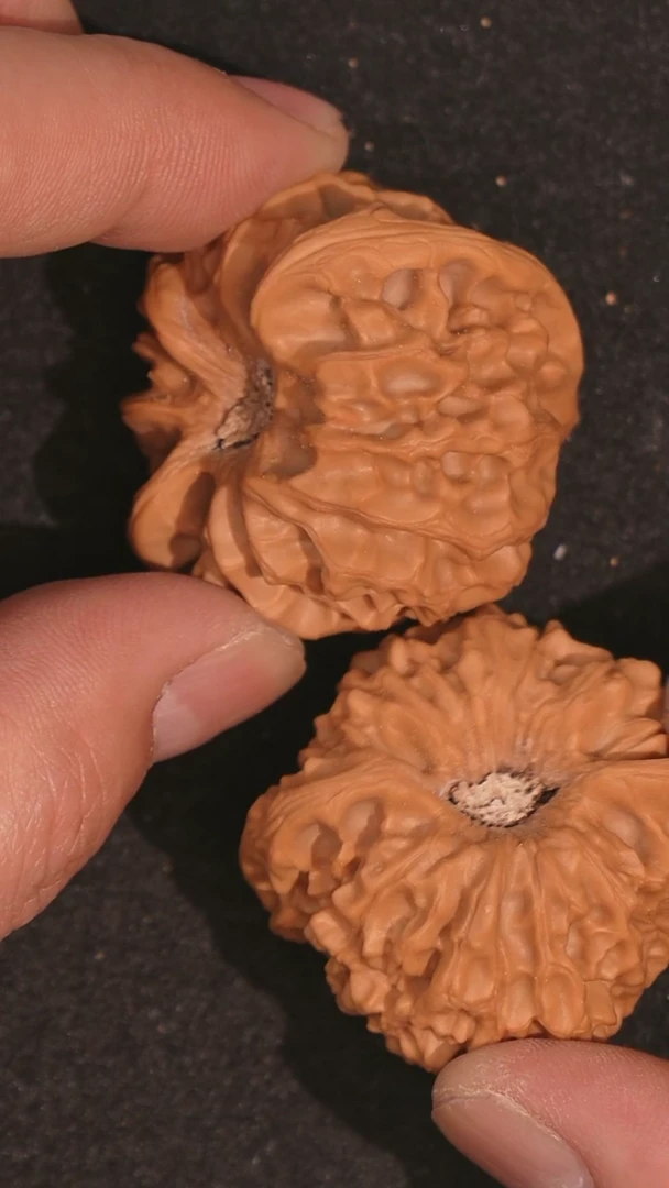 【闪购商品】文玩核桃把件龙门涧40左右