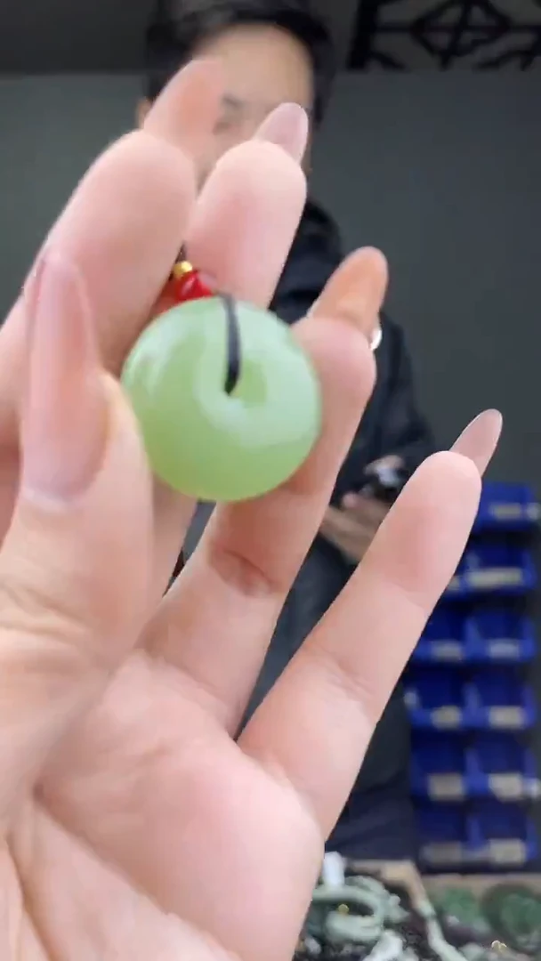 颈饰未镶嵌和田玉拍一发一，多样性发货！