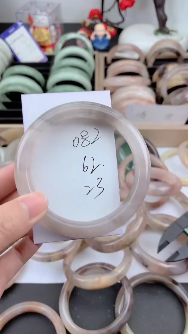 未镶嵌手镯石英质玉082