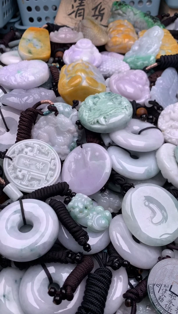 翡翠未镶嵌吊坠(不含链)1