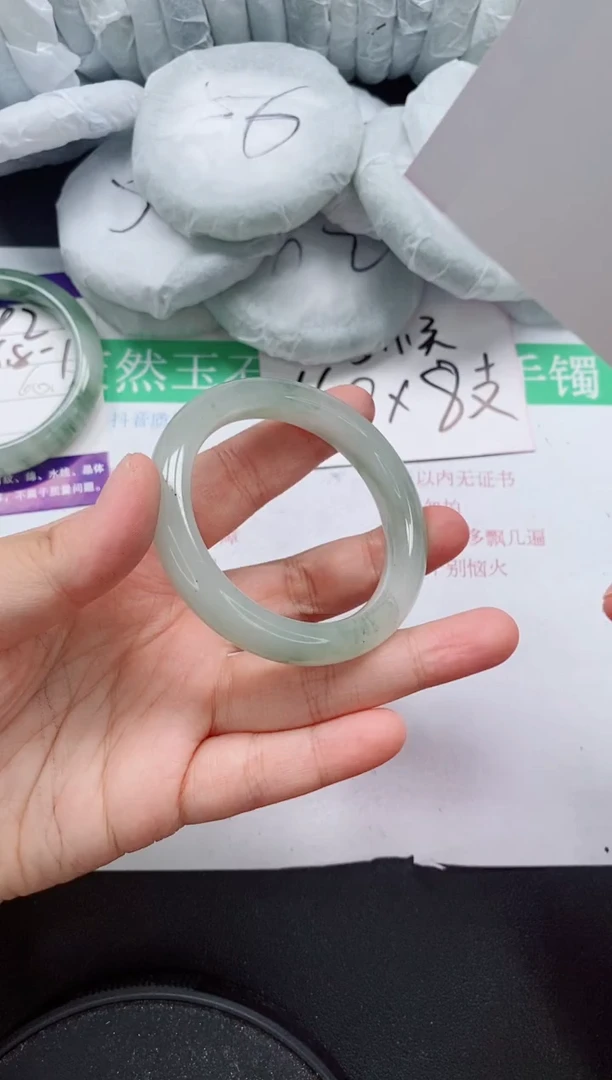 未镶嵌手镯石英质玉93/52-53