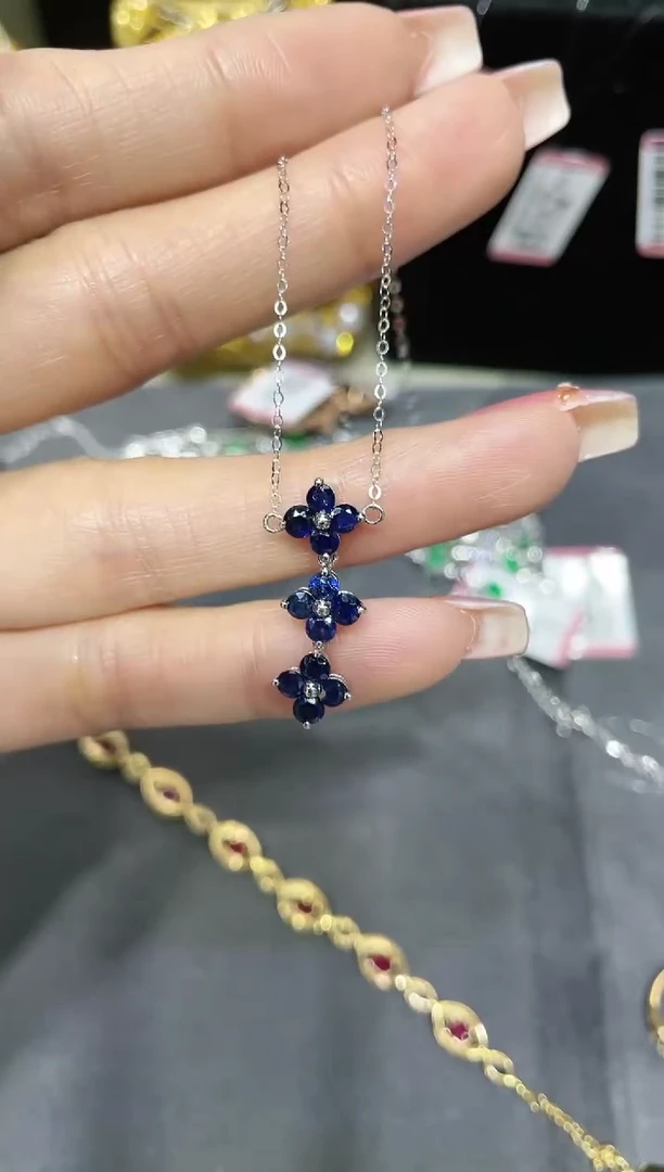 18K金镶嵌蓝宝石项链