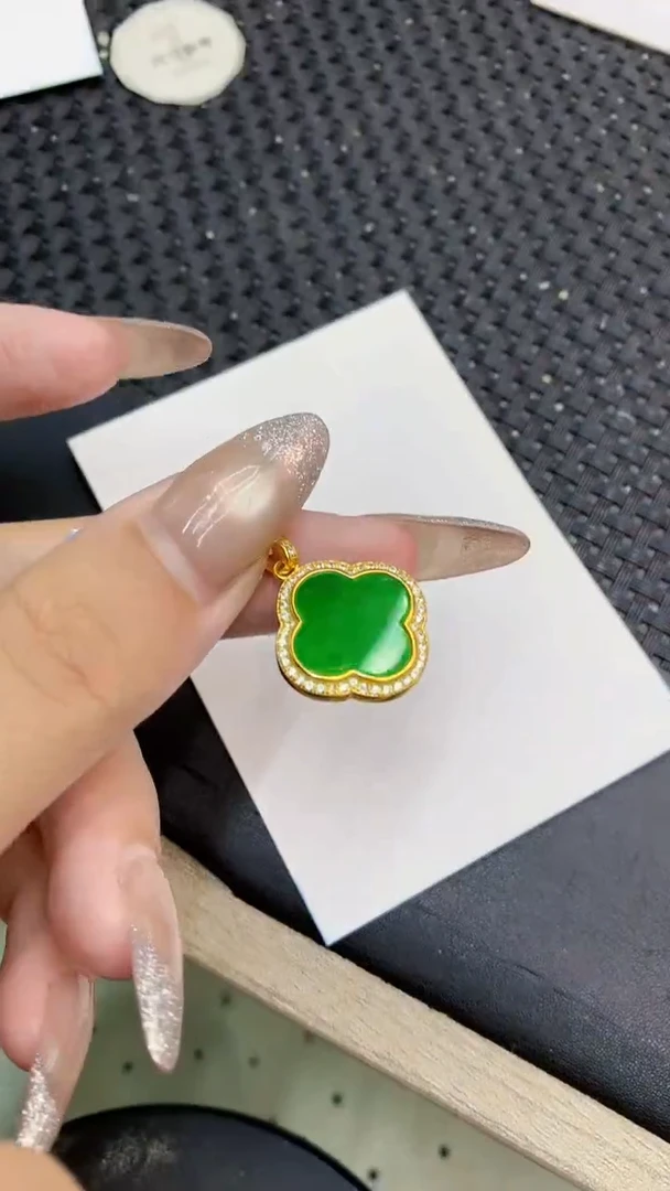 颈饰未镶嵌翡翠1