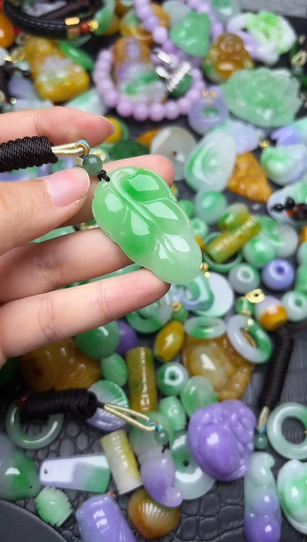 颈饰未镶嵌翡翠缅甸翡翠吊坠