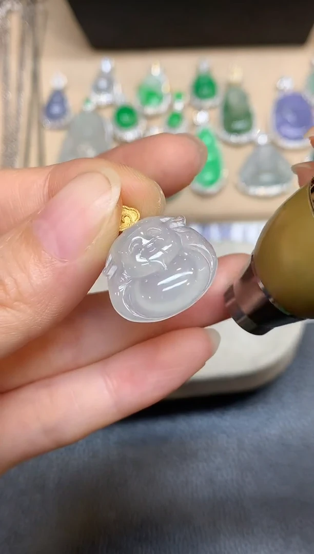 颈饰18K金镶嵌翡翠财神【无服务费