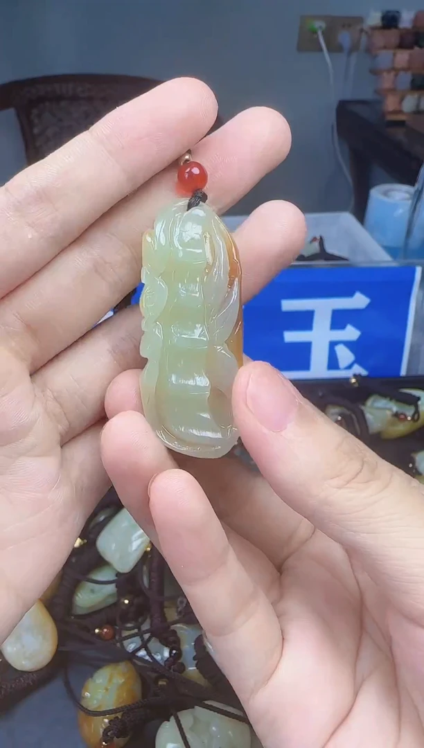 和田玉未镶嵌颈饰1
