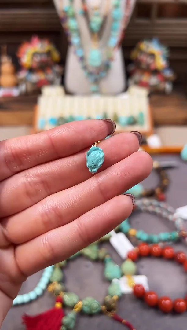 18K金镶嵌绿松石提溜白菜