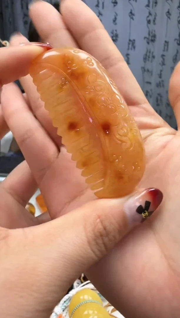 裸石琥珀未镶嵌如图