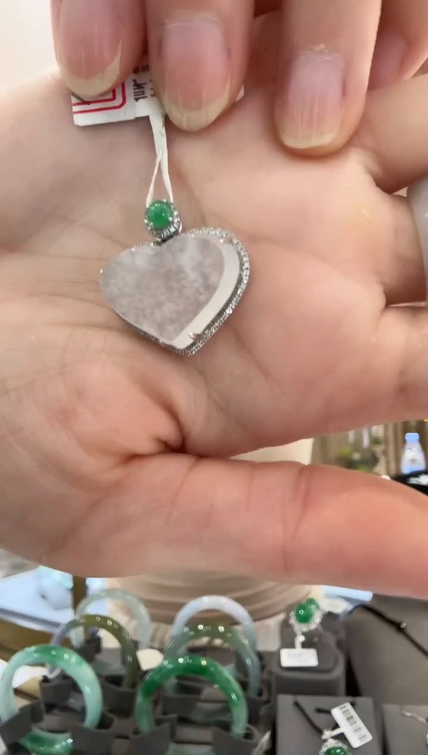 颈饰18K金镶嵌翡翠57多样发一