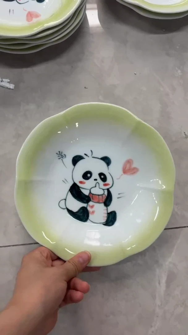 瓷片景德镇高温釉中彩-花瓣盘熊猫