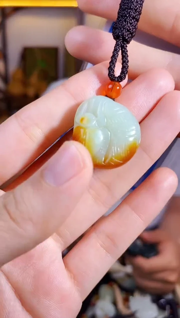 和田玉未镶嵌颈饰1