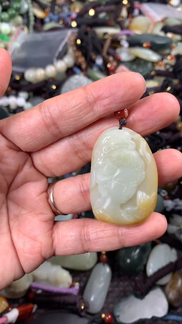 【闪购商品】和田玉颈饰未镶嵌多样性发货没有证书拍一发一有瑕