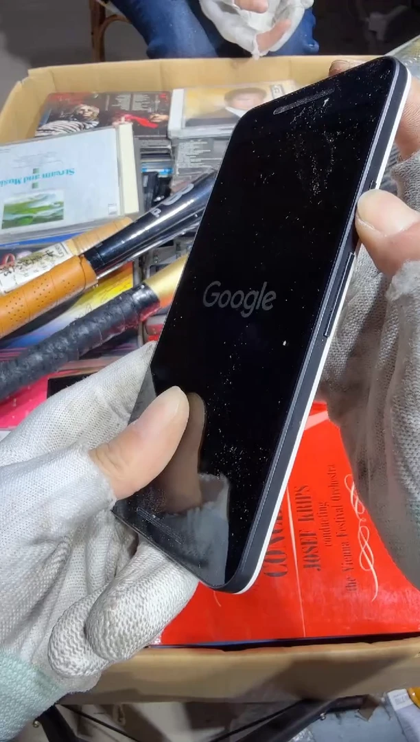 8新Z   194中古商品，瑕疵品，不保好坏。