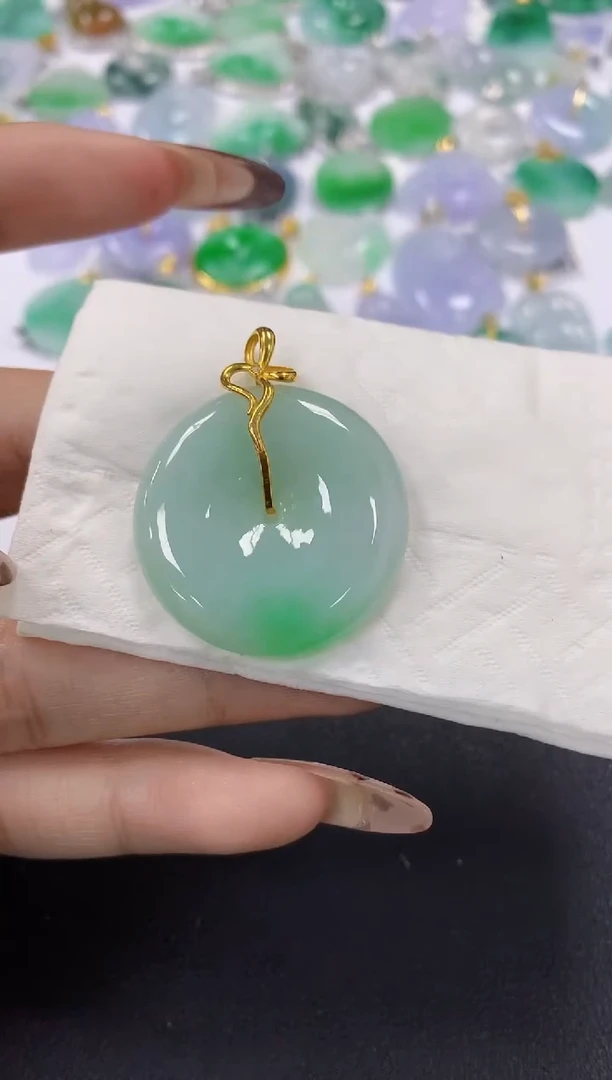 颈饰18K金镶嵌翡翠a货假一赔三支持复检百元上9元证书费自理