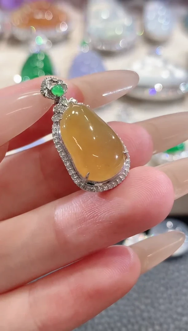 吊坠(不含链)18K金镶嵌翡翠C30