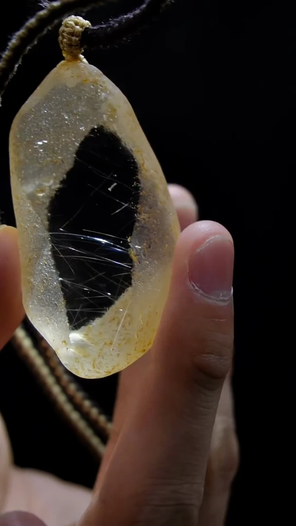 吊坠(赠链)未镶嵌水晶自*水晶