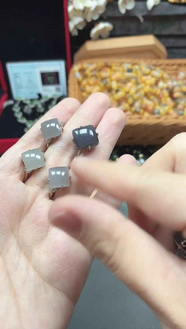 未镶嵌戒指和田玉多样性发货拍一发一