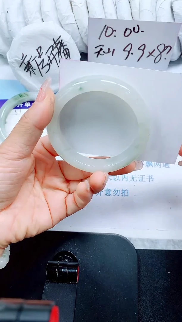 石英质玉手镯未镶嵌52-58