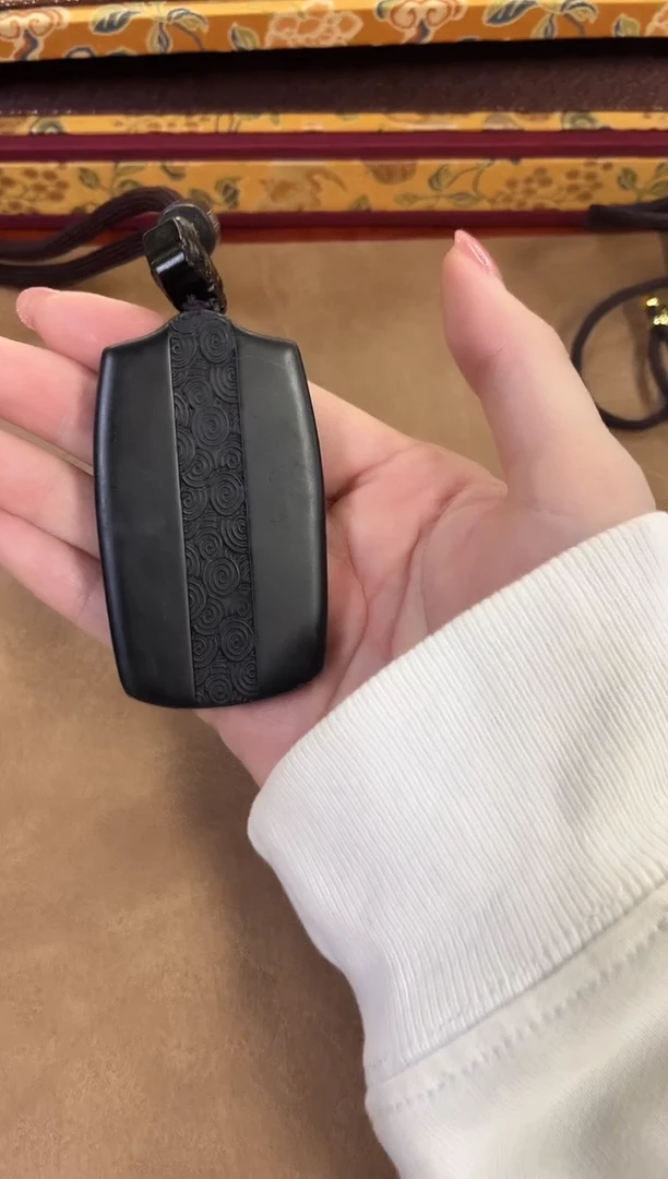 颈饰未镶嵌和田玉和田玉祥云无事牌手把件 M053