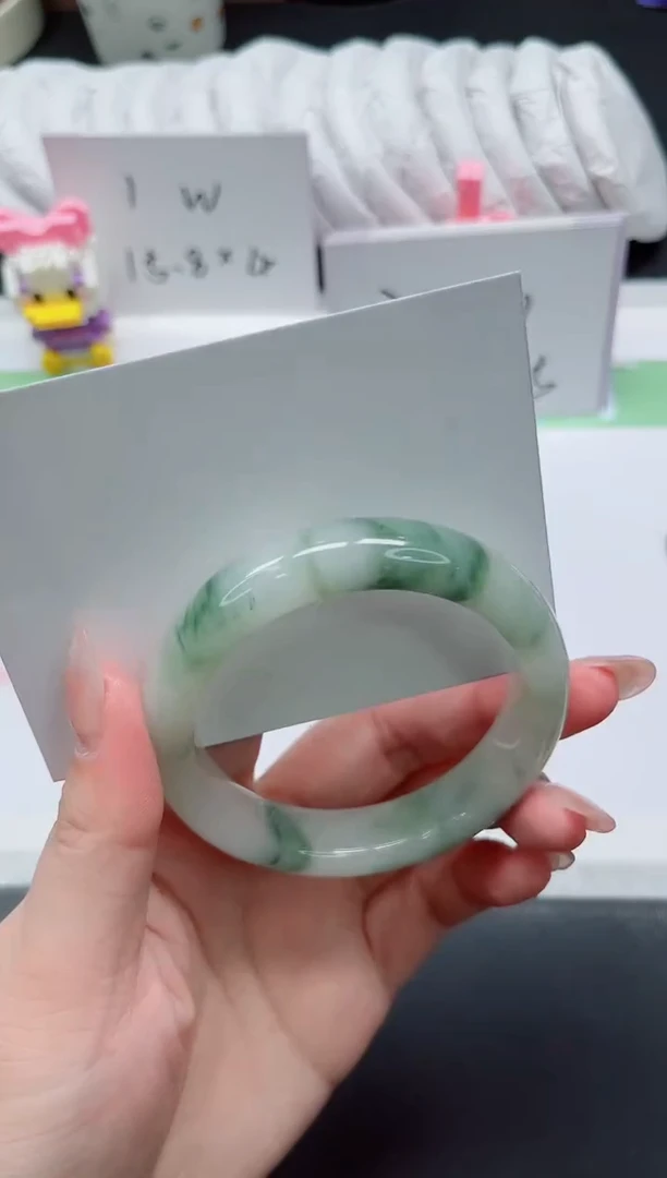 【闪购商品】石英质玉手镯未镶嵌248