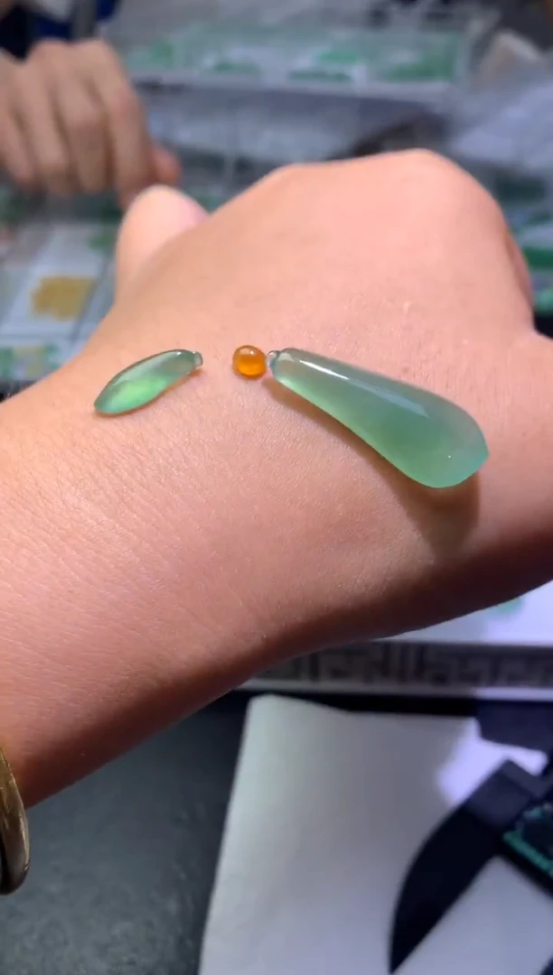 未镶嵌定制翡翠毛货