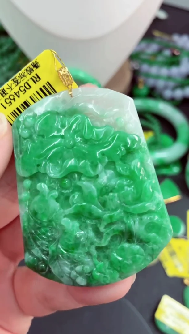 吊坠(不含链)18K金镶嵌翡翠挂件