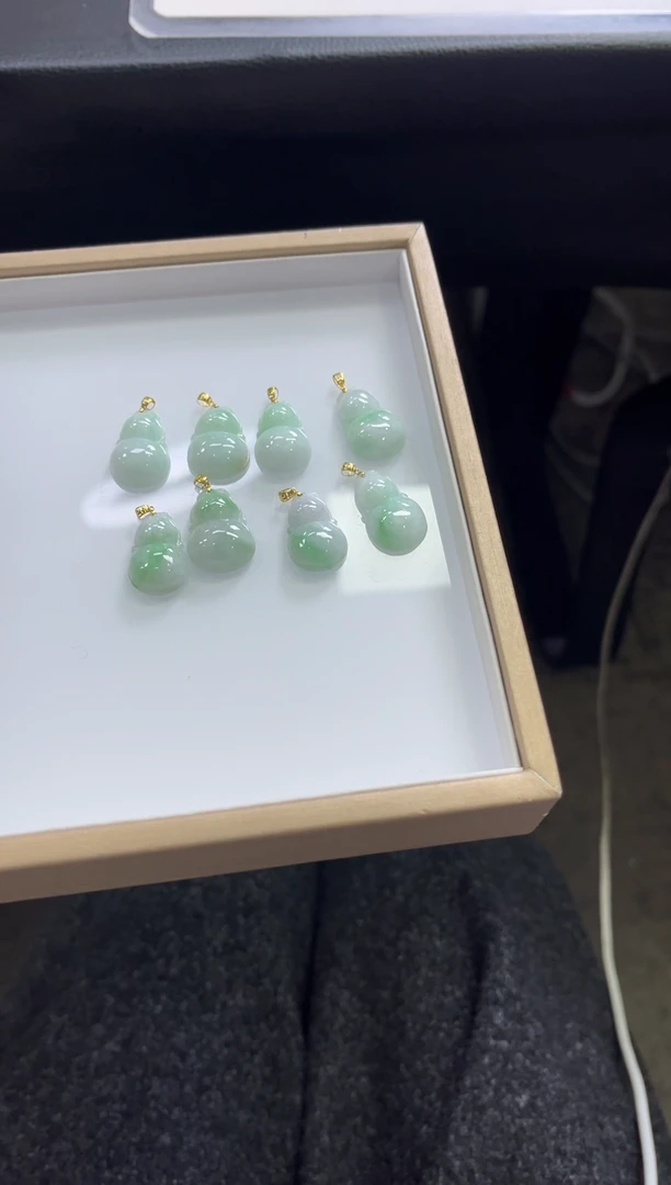 颈饰18K金镶嵌翡翠T190 /多样性发一件/配绳子（小）