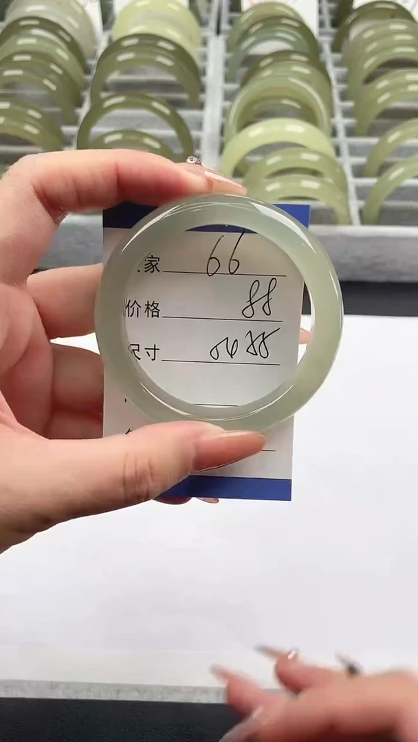 未镶嵌手镯石英质玉东陵