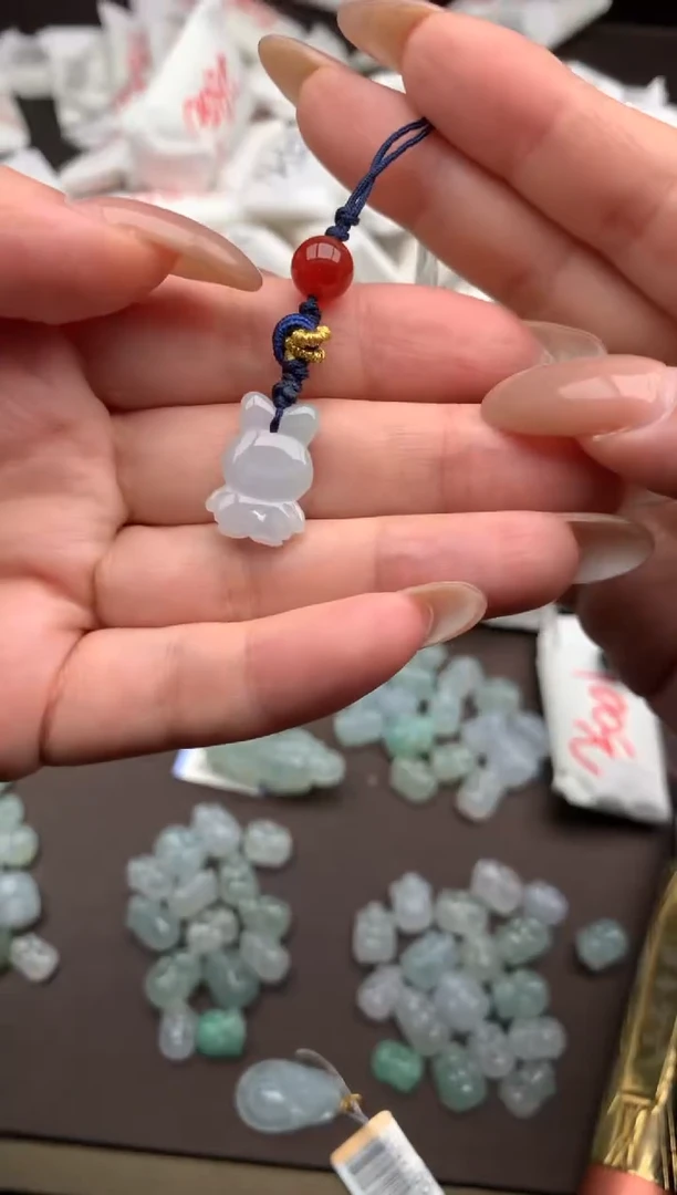 【闪购商品】翡翠挂件未镶嵌一