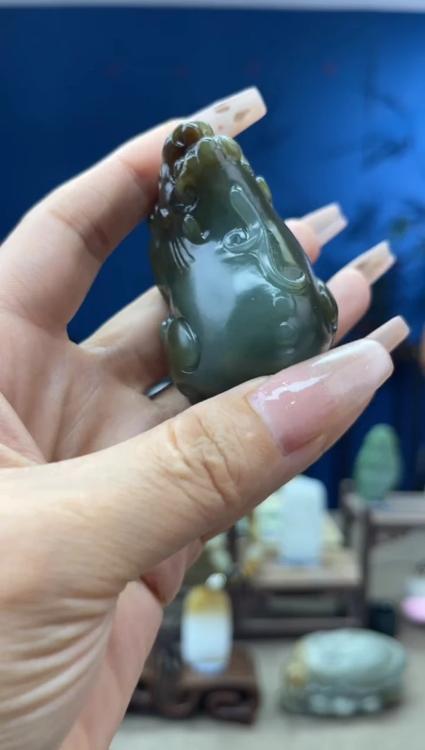 和田玉未镶嵌颈饰1