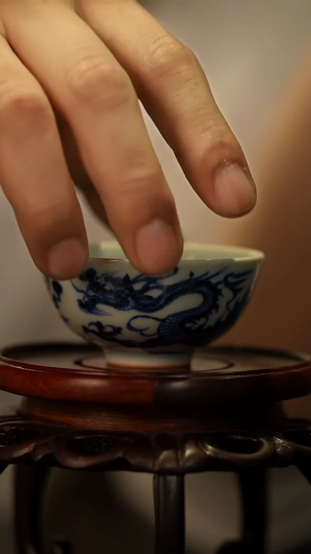 斌沁园青枫丝袜龙一口杯