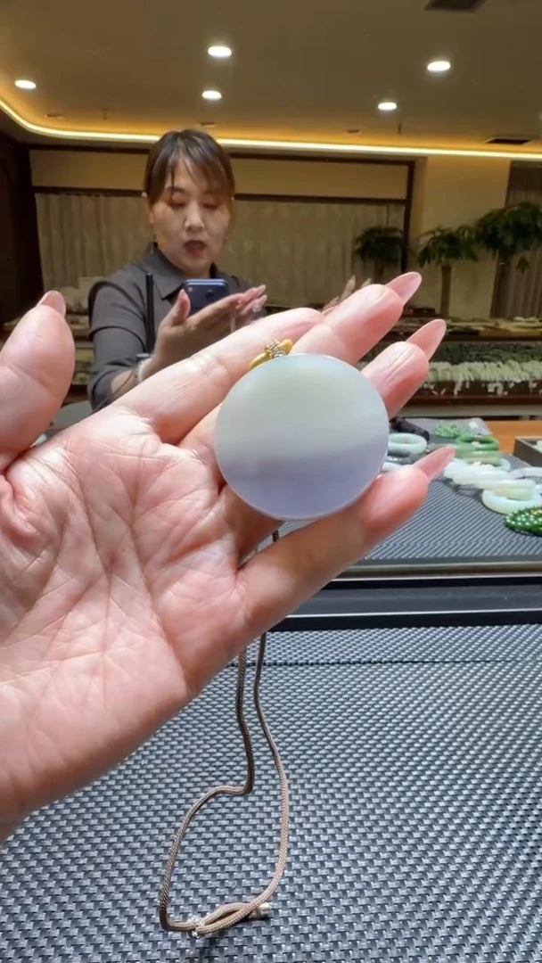 颈饰未镶嵌和田玉挂件