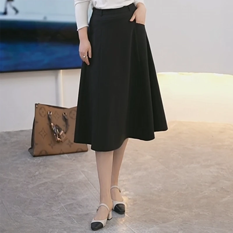 早秋新款半身裙短裙设计感显瘦舒适气质轻奢洋气宝藏衣橱简约精致