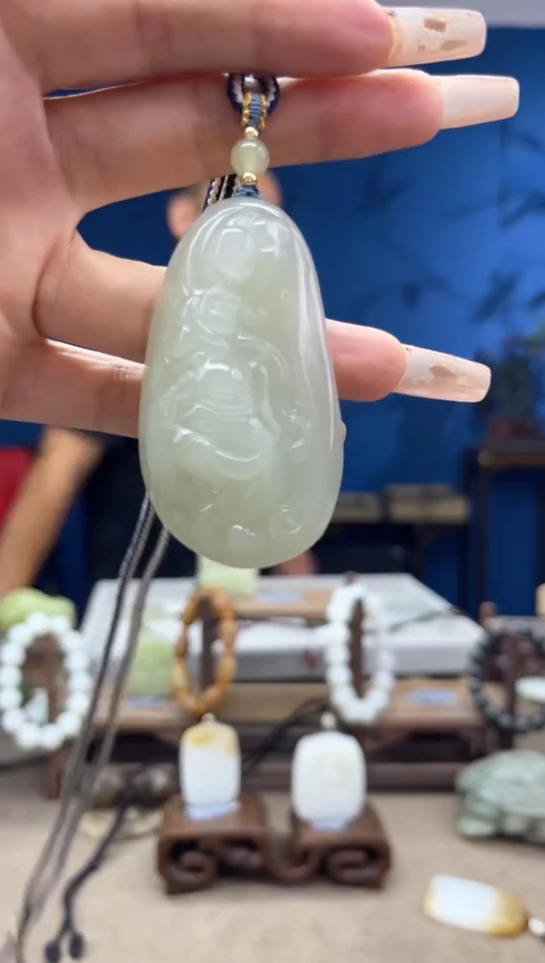 和田玉未镶嵌颈饰1