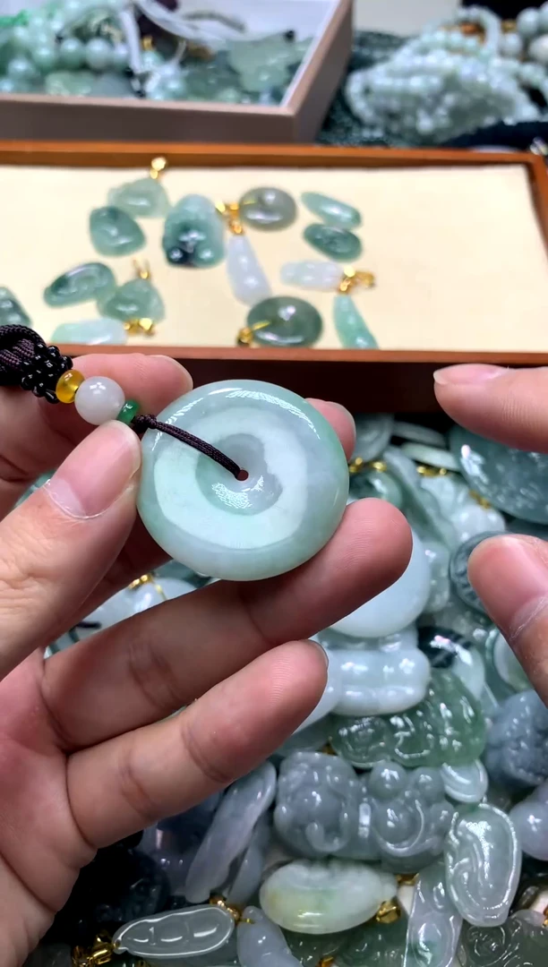 吊坠(不含链)未镶嵌翡翠1