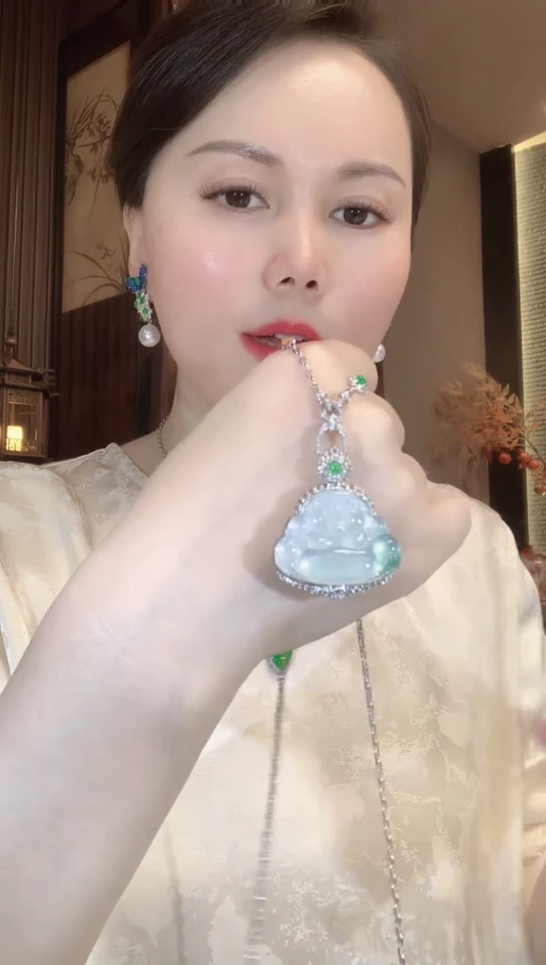 吊坠(不含链)18K金镶嵌翡翠A26