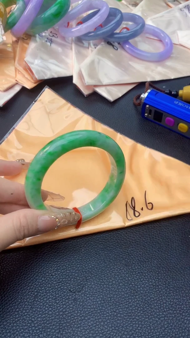 未镶嵌手镯翡翠0215181924