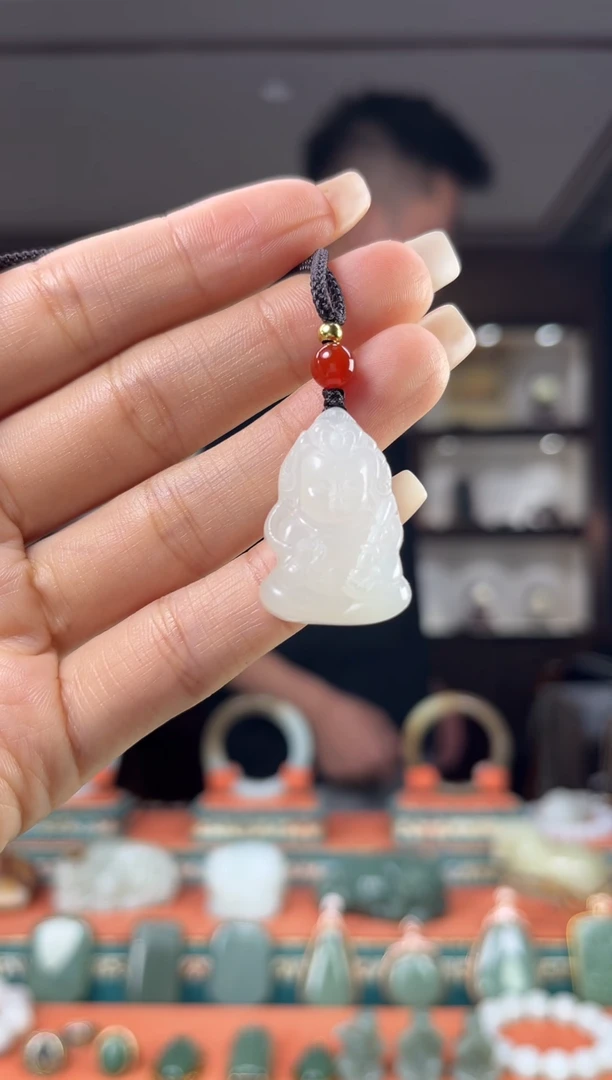 颈饰未镶嵌和田玉1