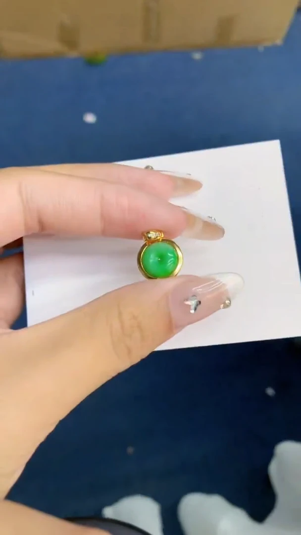 翡翠未镶嵌吊坠(不含链)1