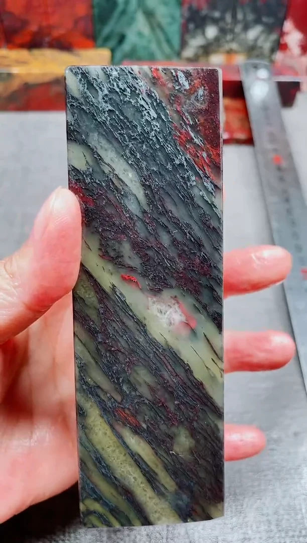 玉桂林鸡血玉石素章玉化飘丝1