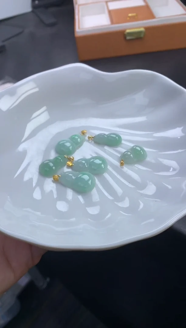 颈饰18K金镶嵌翡翠FA297 翡翠葫芦 多样性发其一赠银链