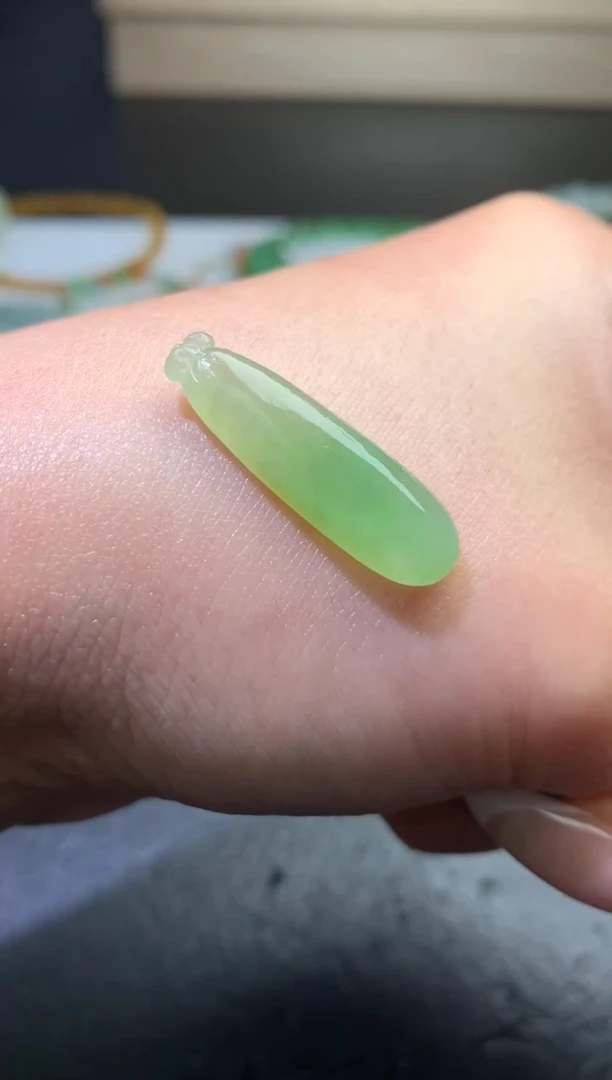 未镶嵌定制翡翠毛货