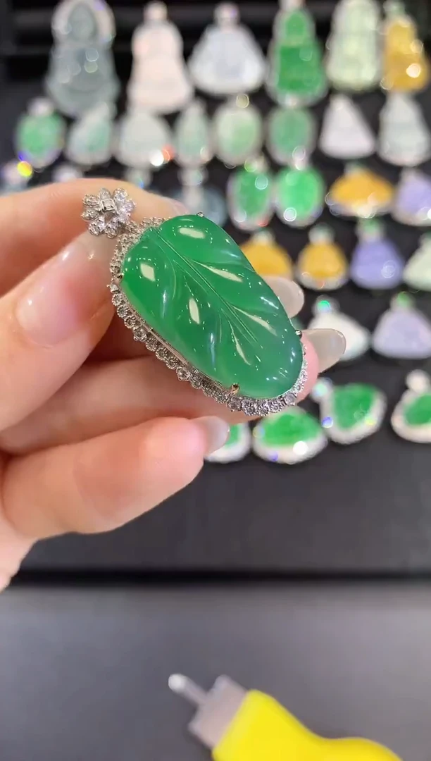 吊坠(不含链)18K金镶嵌翡翠67-叶子