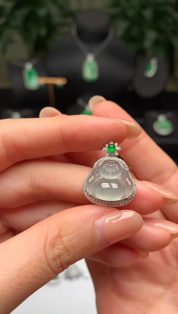 颈饰18K金镶嵌翡翠佛公