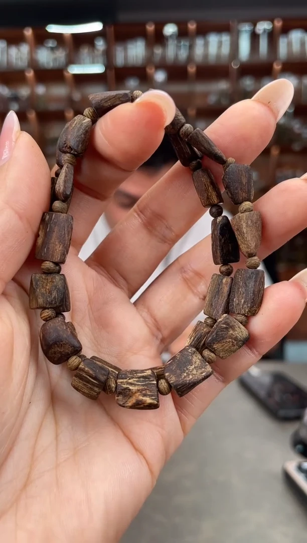 【闪购商品】沉香手串74号沉水文莱多样性发一条