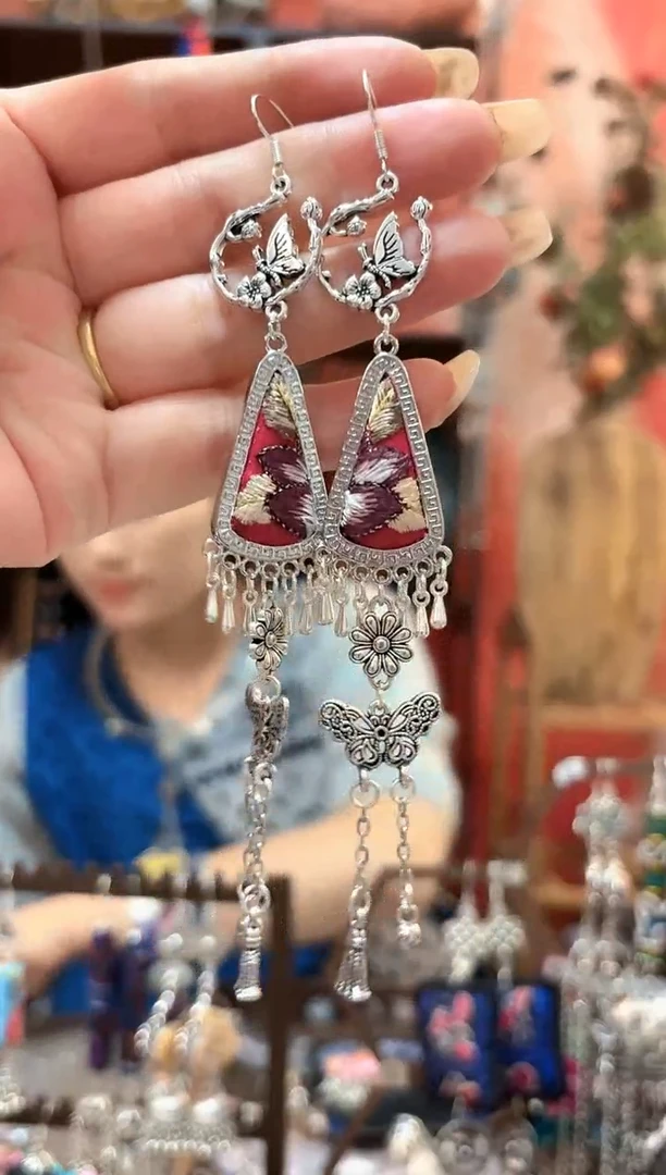 织绣云织谣民族风精美饰品   97