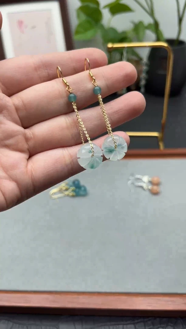 未镶嵌石英质玉（天山翠）耳饰105